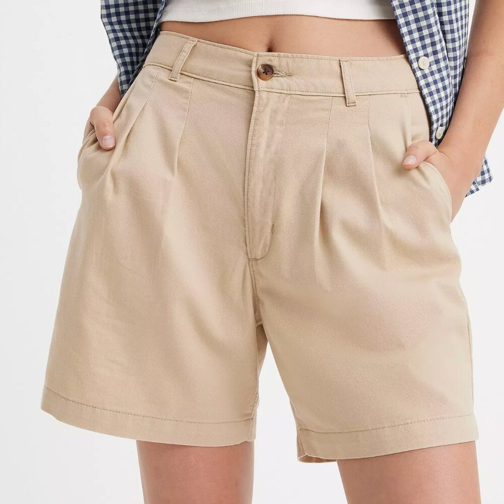 NWT Levi's Women's PLEATED TROUSER SHORT